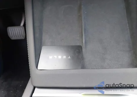 2025 Tesla Model 3 Long Range Rear-Wheel Drive/Standard z USA, uszkodzony, nr VIN 5YJ3E1EA6SF032672